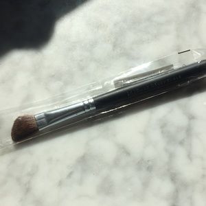 Bare Escentuals eye defining brush - single
